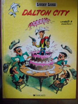 Couverture de Lucky Luke, Tome 34 : Dalton City